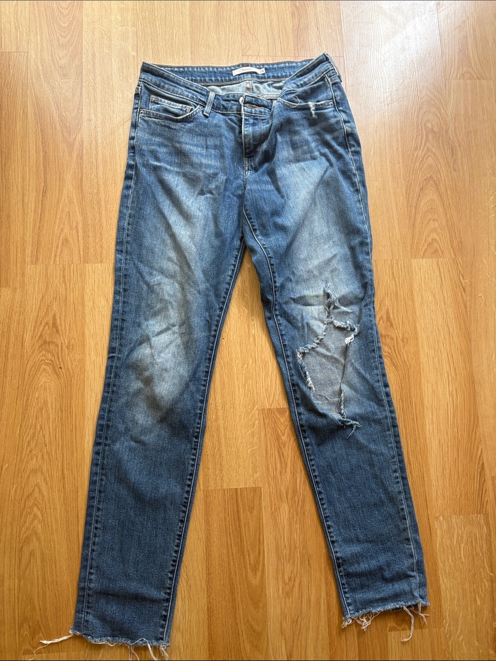 Levi’s 711 skinny women’s jeans size 28 worn but life !